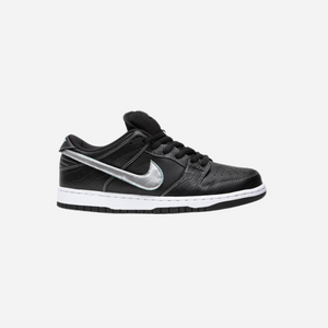 SB DUNK LOW DIAMOND SUPPLY CO. BLACK DIAMOND