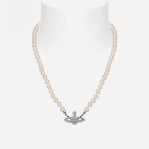 Vivienne Westwood Man. Mini Bas Relief Pearl Necklace