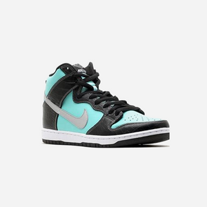 SB DUNK HIGH DIAMOND SUPPLY CO.