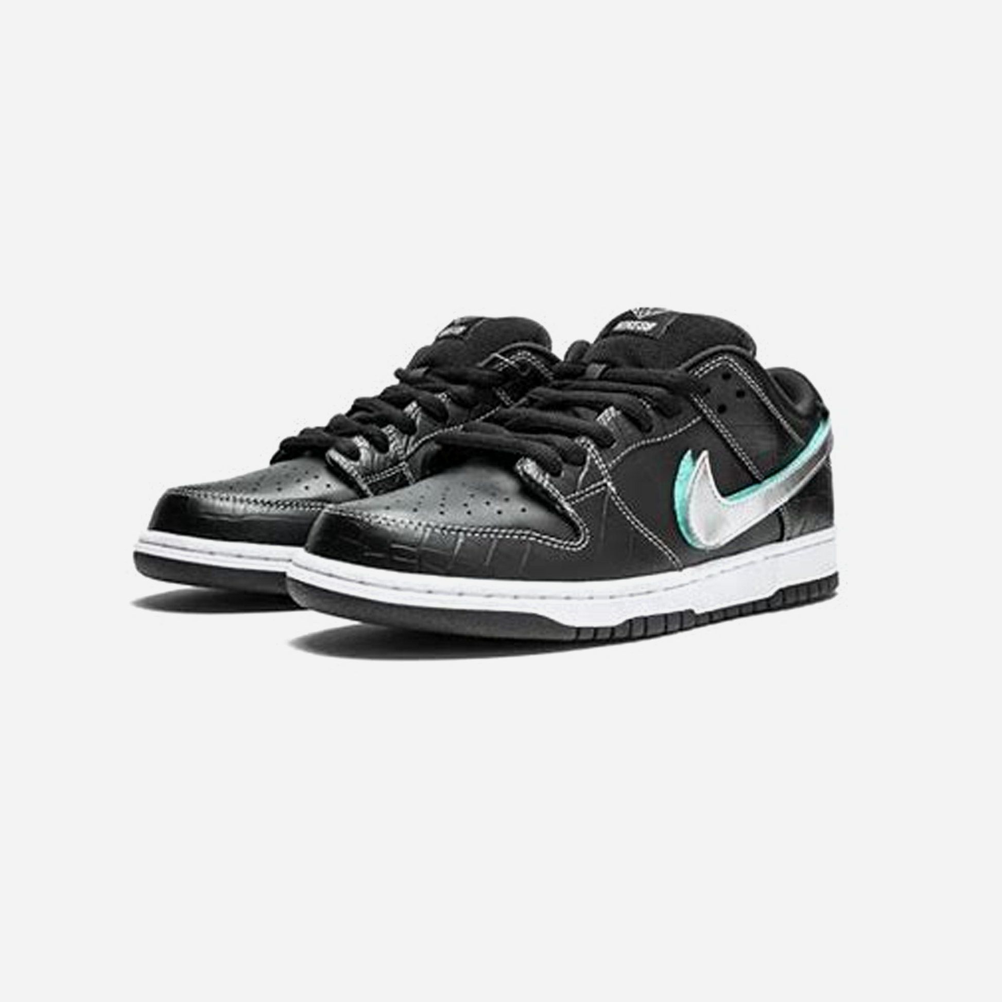 SB DUNK LOW DIAMOND SUPPLY CO. BLACK DIAMOND