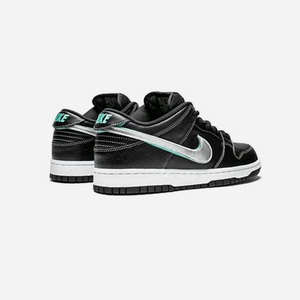 SB DUNK LOW DIAMOND SUPPLY CO. BLACK DIAMOND