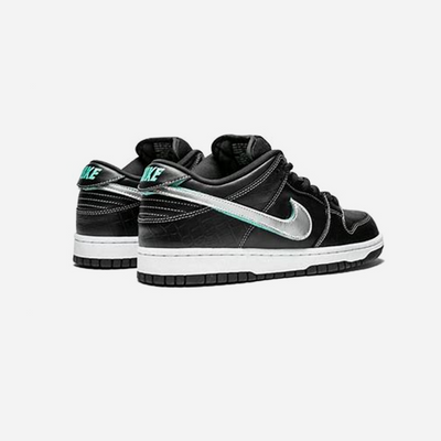SB DUNK LOW DIAMOND SUPPLY CO. BLACK DIAMOND