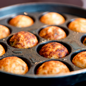 Trilonium Triple Seasoned Cast Iron Paddu tawa | Paniyarakkal | Paniyaram Pan 12 Pits | Black