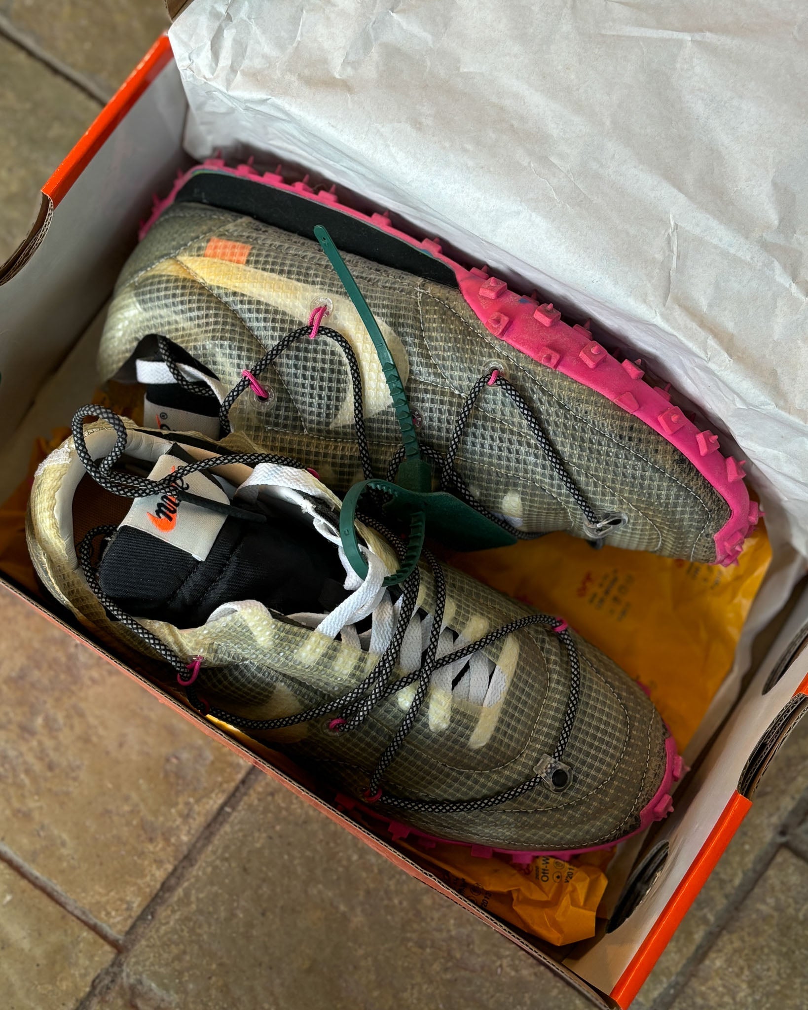 Nike x Off White Waffle Racer
