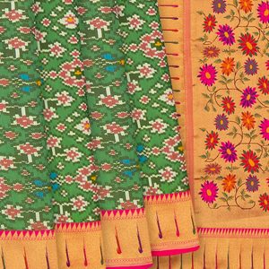 Green Handwoven Benarasi Silk Saree With Tie & Dye Motifs & Pink Zari Border, Pallu-Green