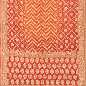 Red Handloom Banarasi Bandhani Khaddi Georgette Saree With Floral Jaal & Chevron Motifs-Red