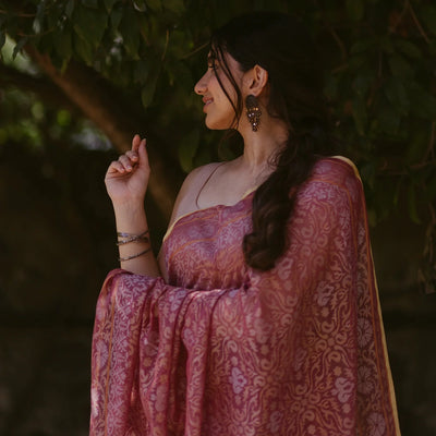 Dusty Pink Handloom Banarasi Jamdani Saree With Floral Motifs-Dusty Pink