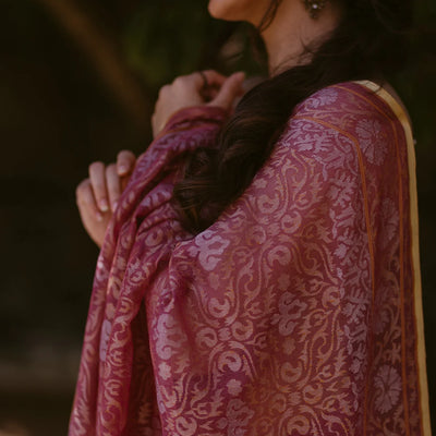 Dusty Pink Handloom Banarasi Jamdani Saree With Floral Motifs-Dusty Pink
