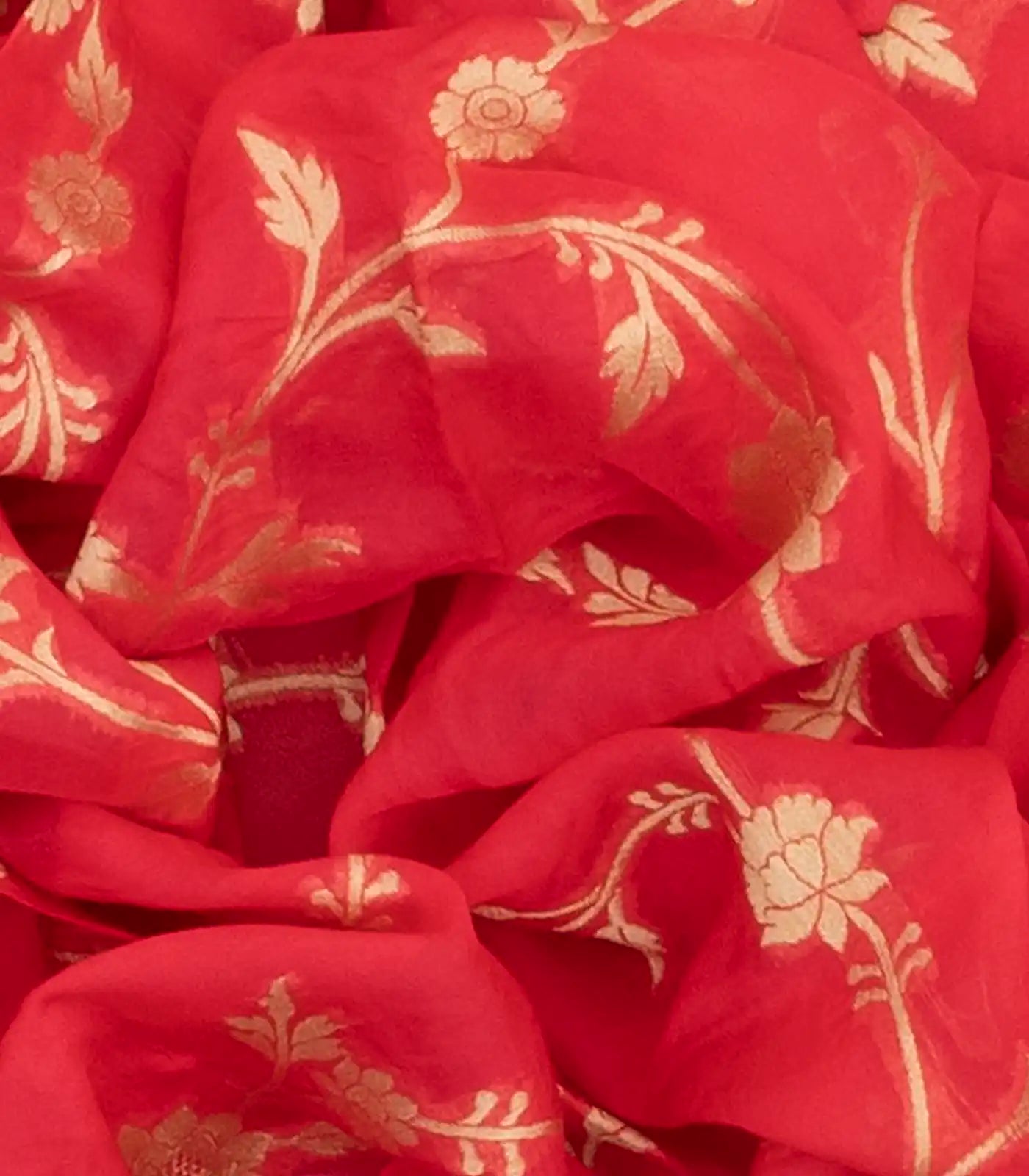 Peach Banarasi Woven Blended Silk Saree With Floral Vine Motifs-Peach