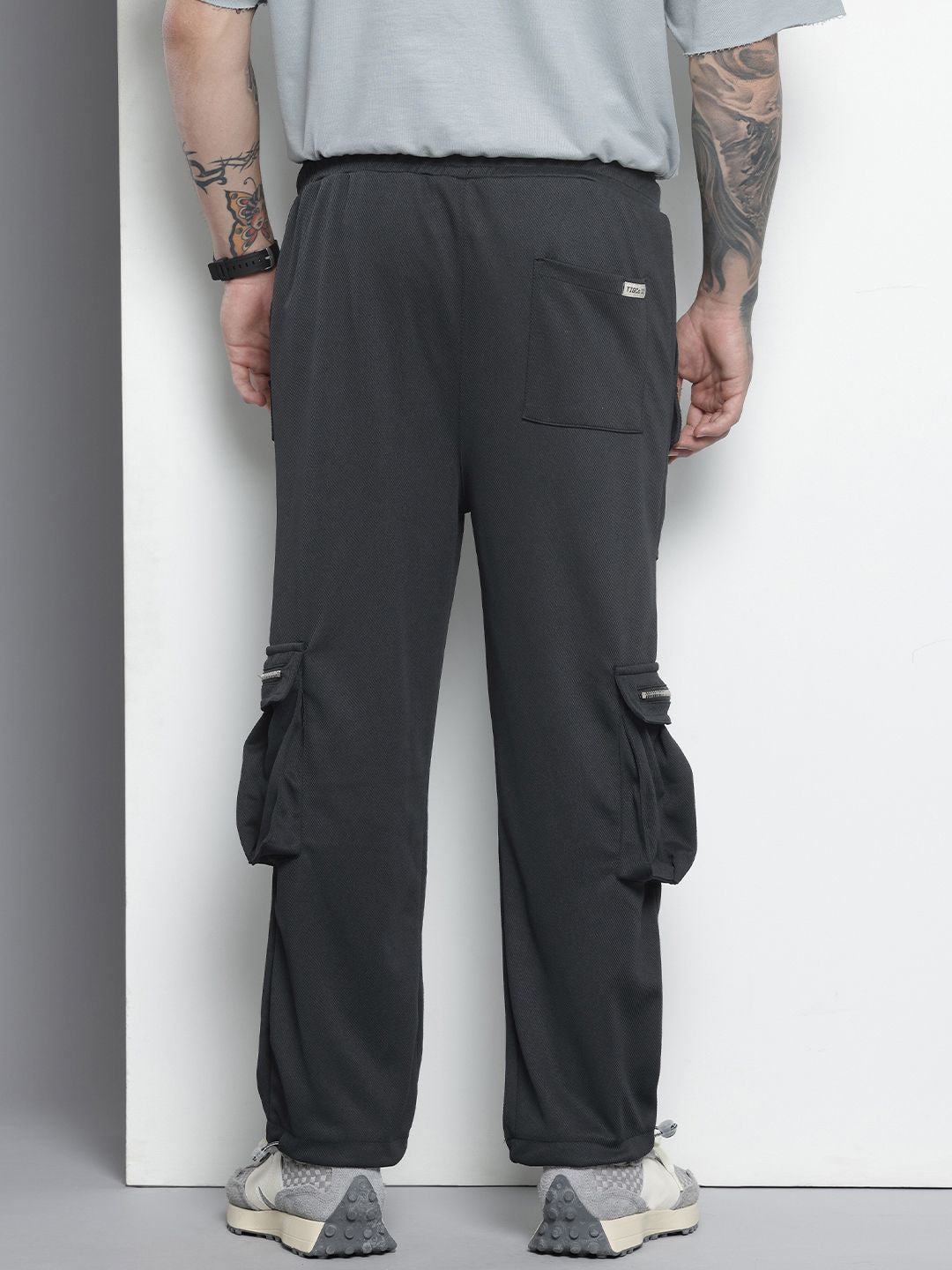Men's Black Relaxed Fit Textured Wide Leg Cargo Joggers