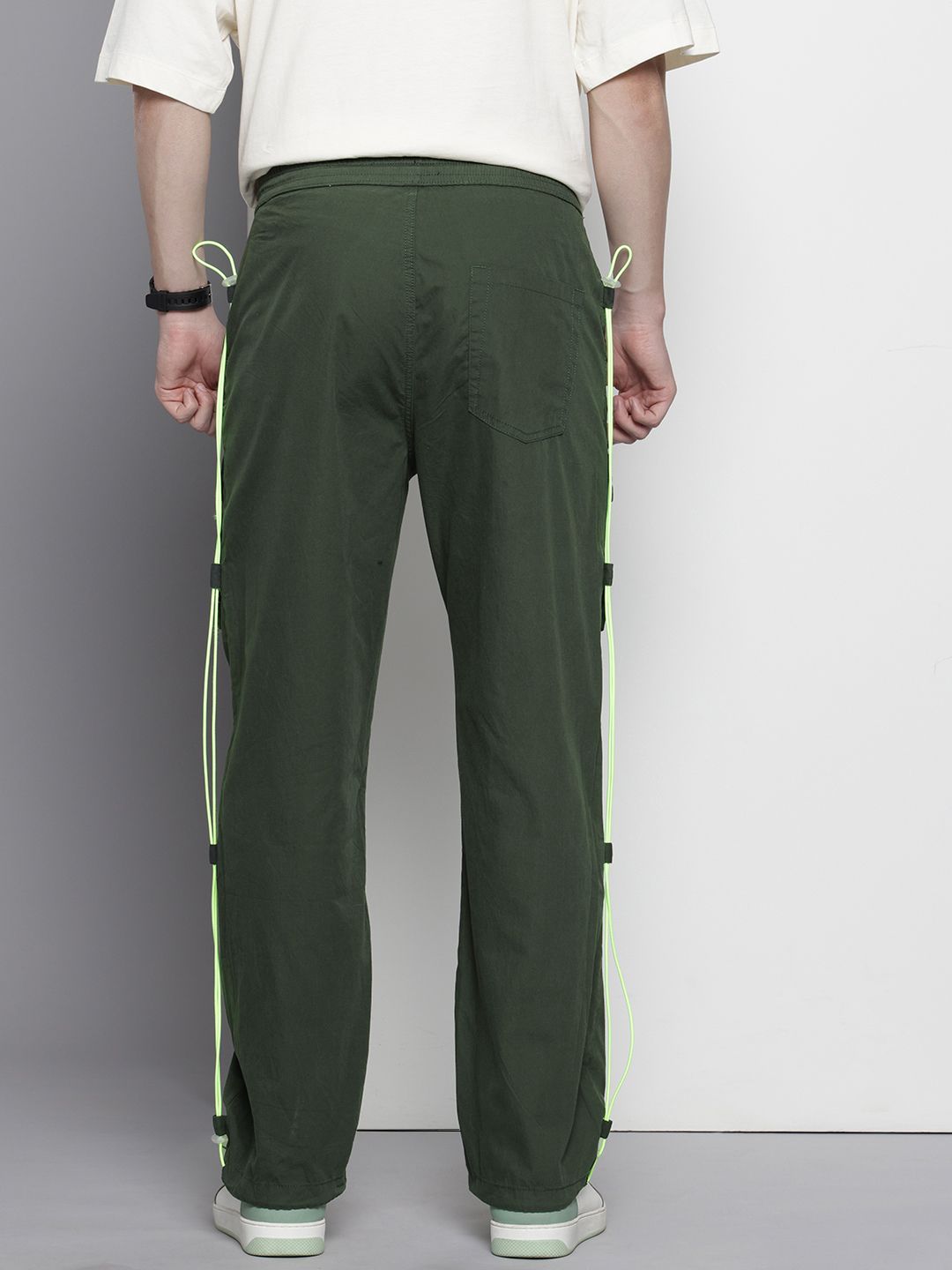 Men's Green Relaxed Fit Solid Utility Cargo Jogger