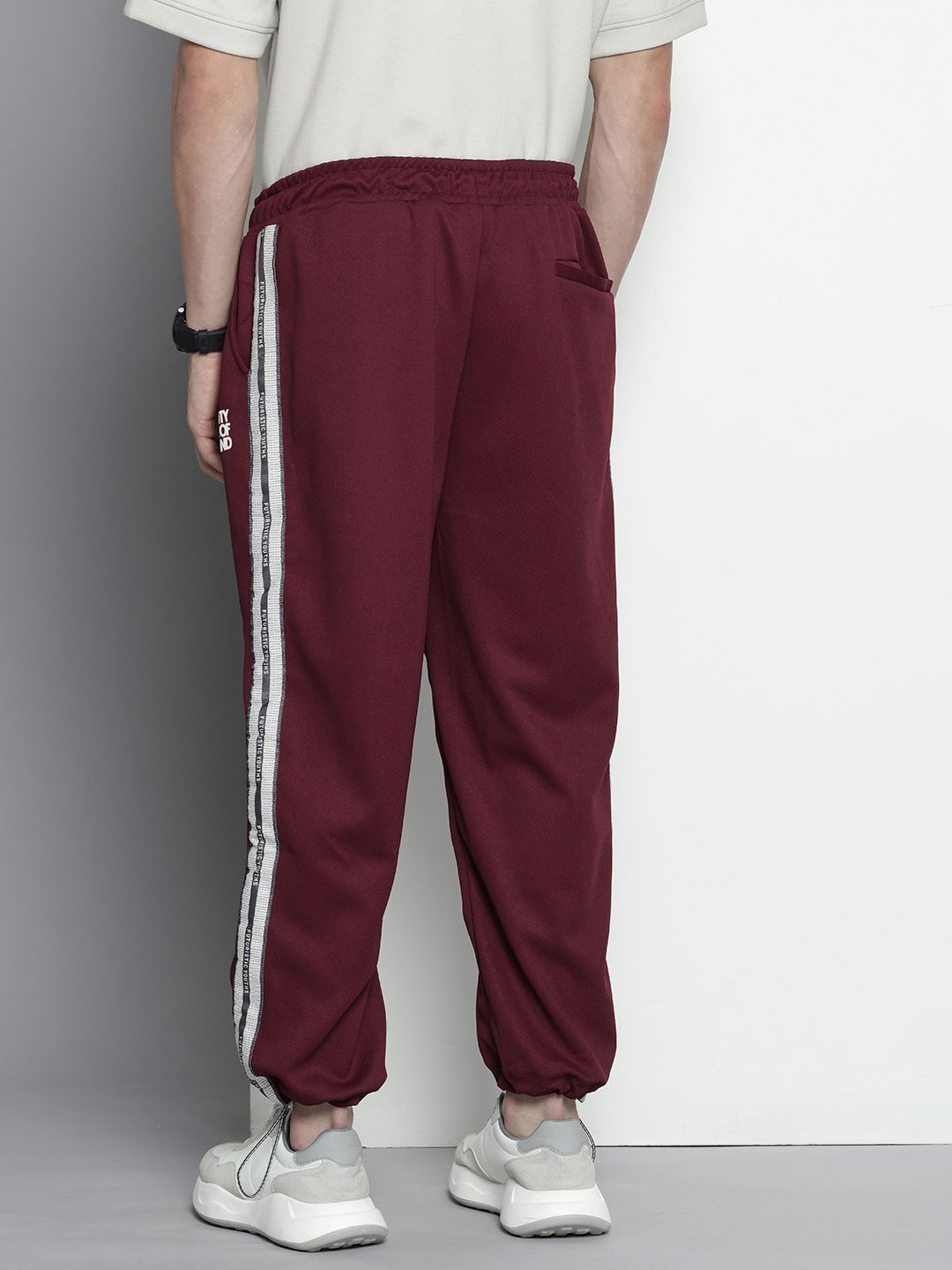 Men's Maroon Relaxed Fit Printed Wide Leg Joggers