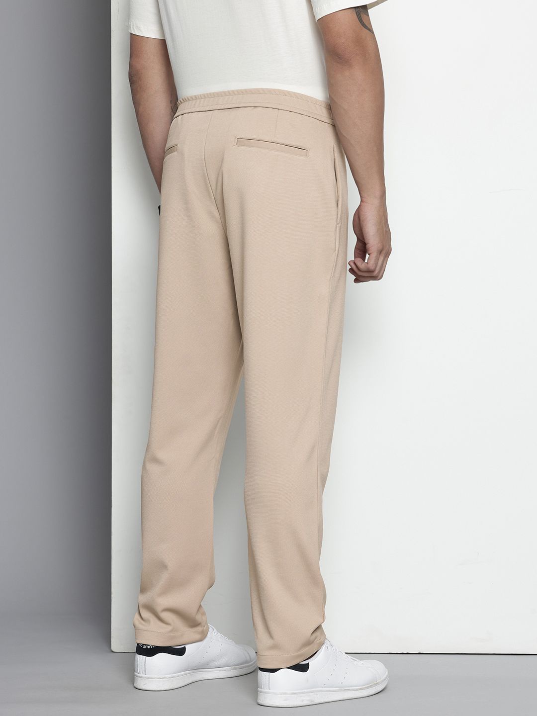 Men's Beige Relaxed Fit Solid Chinos