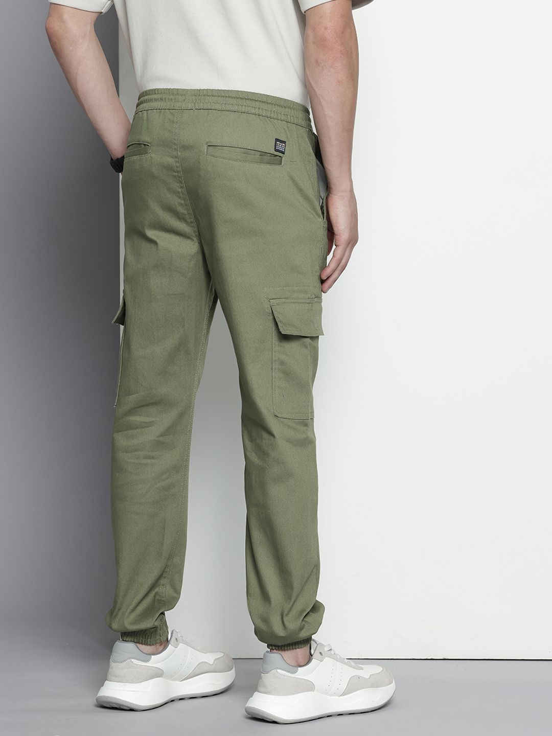 Men's Green Regular Fit Solid Utility Cargo Jogger