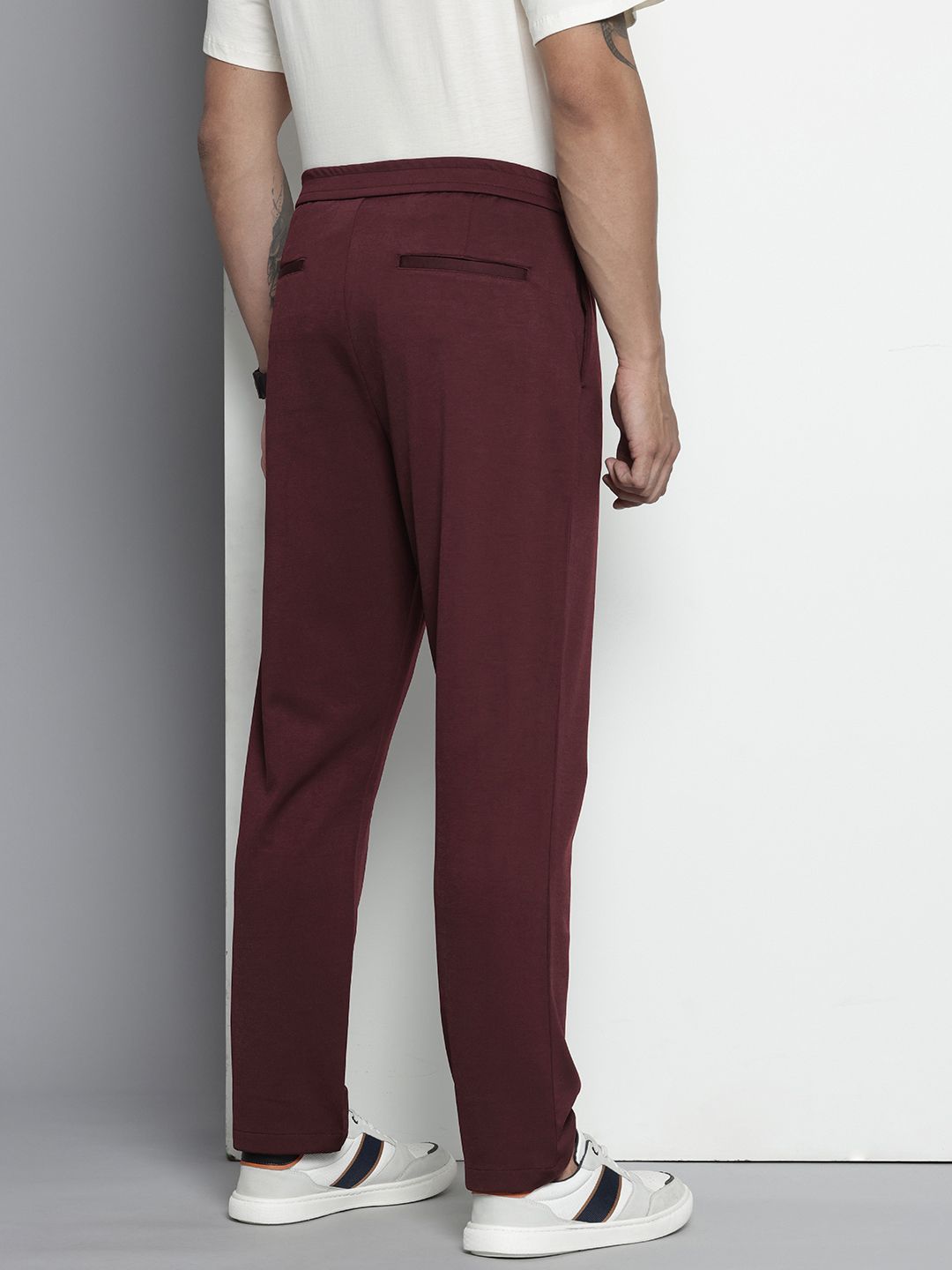 Men's Maroon Relaxed Fit Solid Chinos
