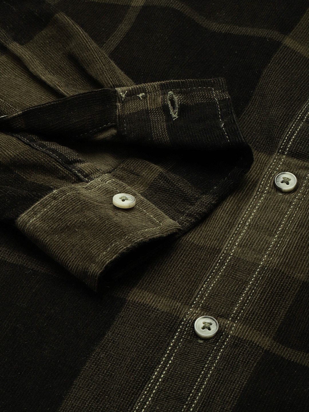 Men's Black Regular Fit Checked Casual Shirt