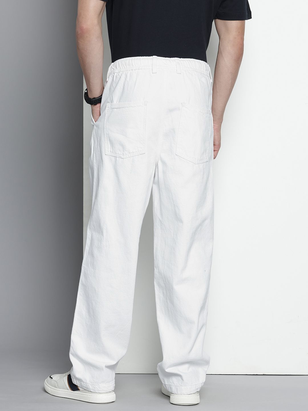 Men's White Relaxed Fit Solid Denim Joggers