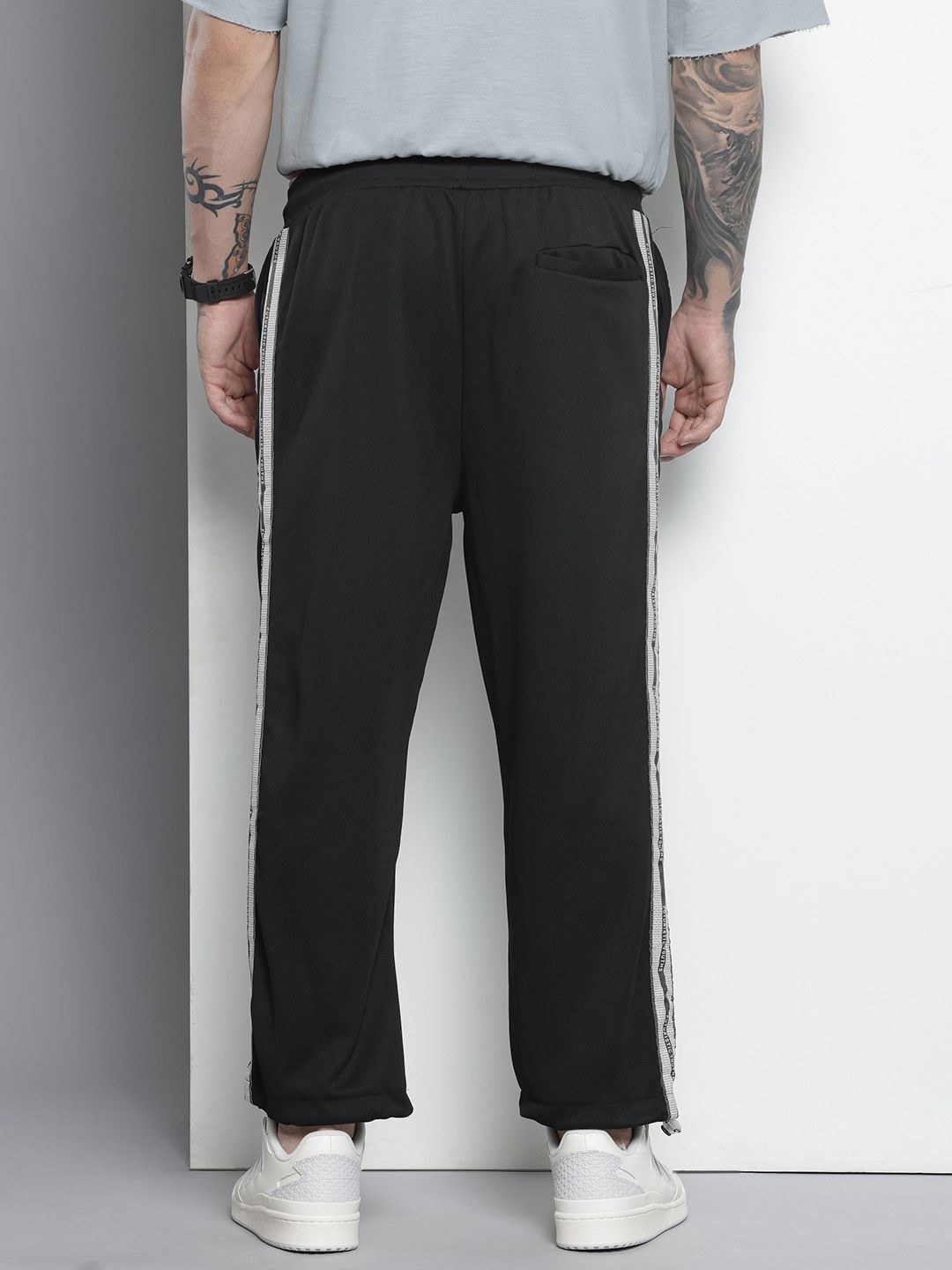 Men's Black Relaxed Fit Printed Wide Leg Joggers
