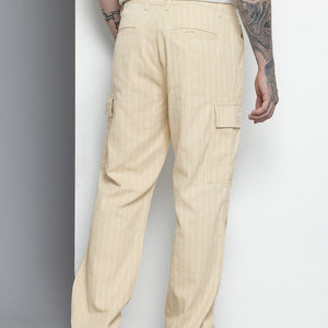 Men's White Relaxed Fit Geometric Print Cargos