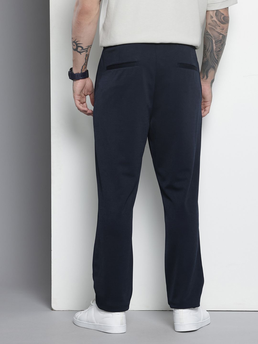 Men's Navy Blue Relaxed Fit Solid Chinos