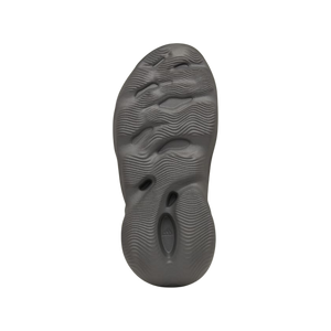 YEEZY FOAM RNR CARBON