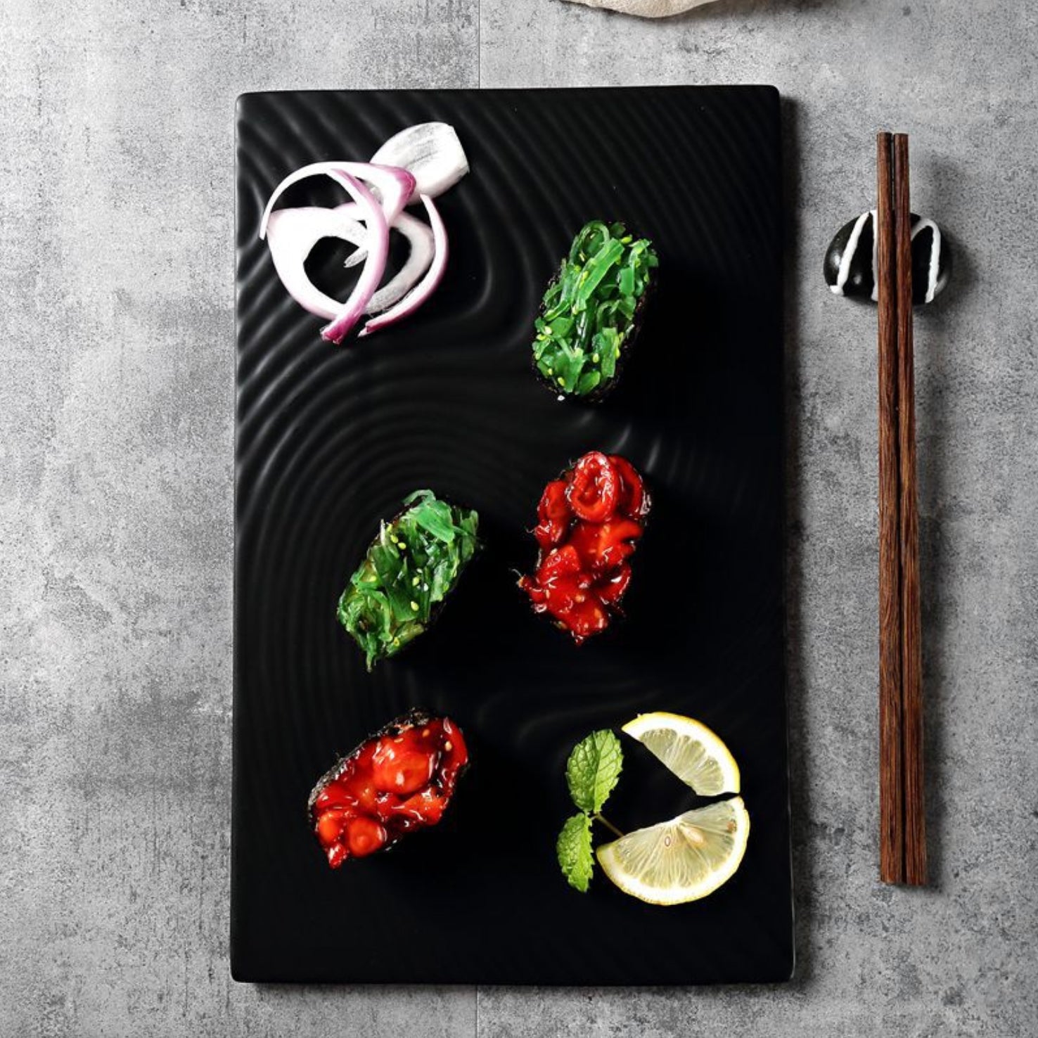 Black Serving Plate Texture Large