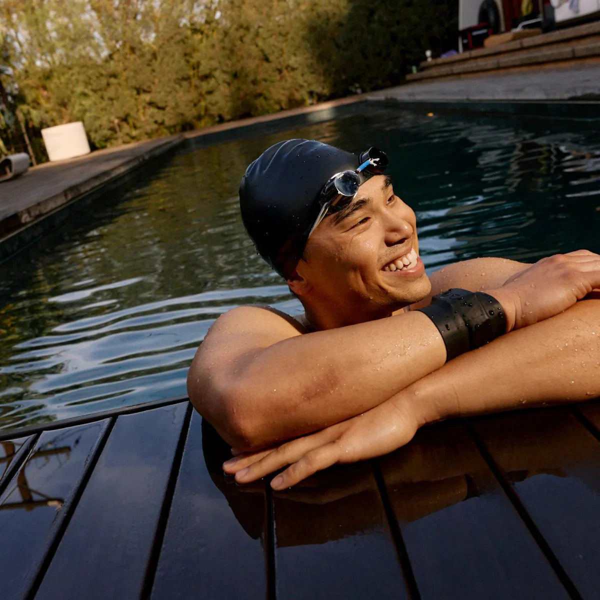 Whoop MG with 1 year life membership subscription