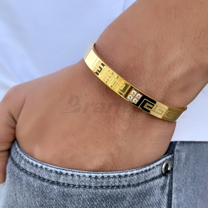 Elegant Wall Gold Diamond Men's Bracelet