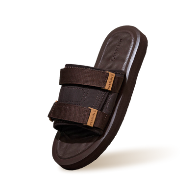 Breezy Fluff Sandals : Brown