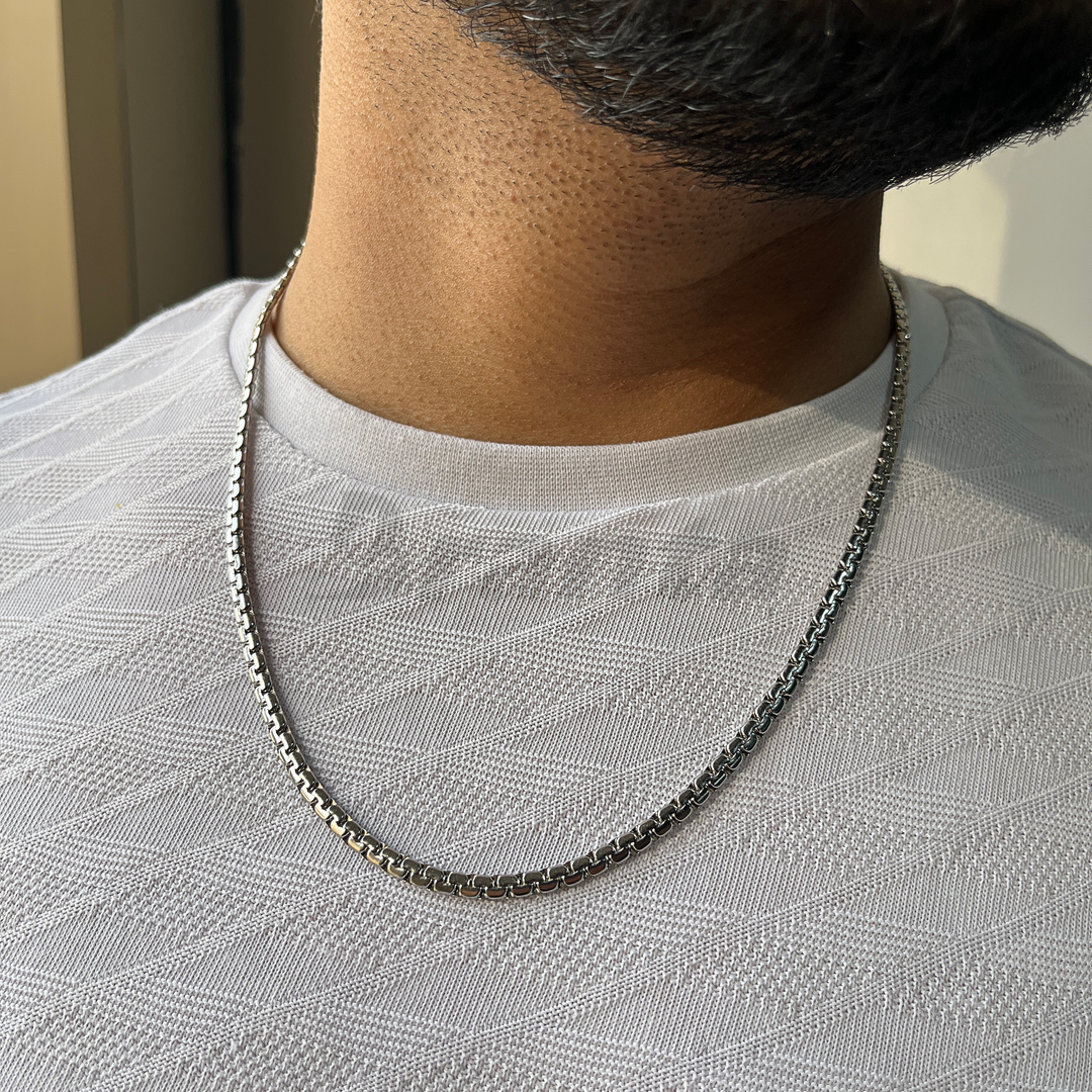 Stylish Stainless Steel Silver Chain For Men (21.5 Inch)