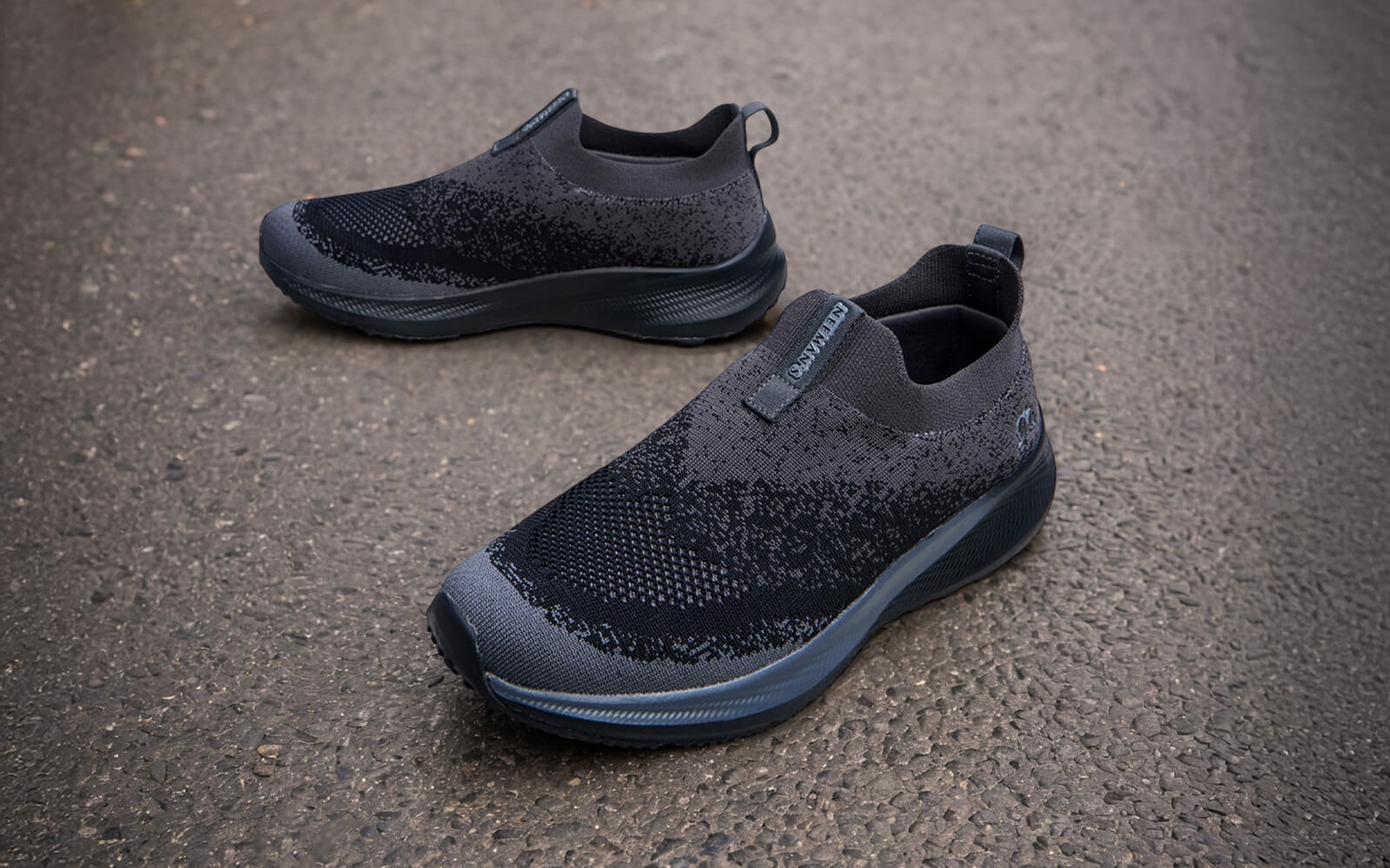 Blend Knit Slip Ons : Black-Grey