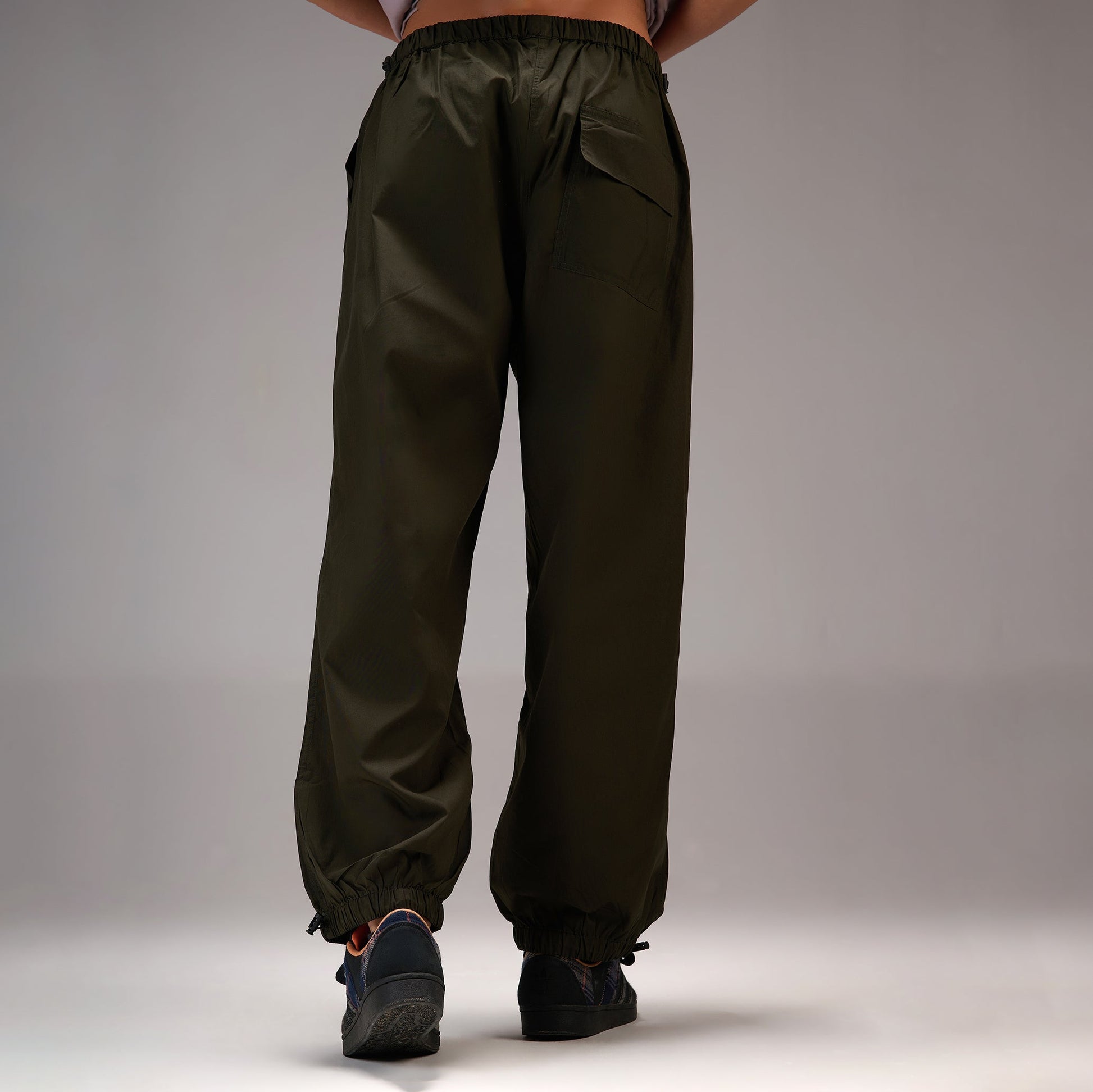 Printed "Limited edition" parachute pants for Men in Green