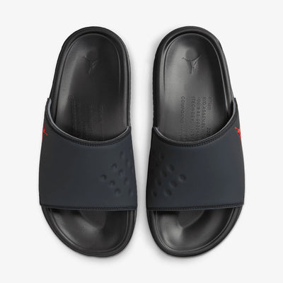 Jordan | PLAY SLIDE  { ANTHRACITE/UNIVERSITY RED-BLACK