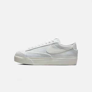 Nike | BLAZER LOW PLATFORM  { SUMMIT WHITE / FOSSIL