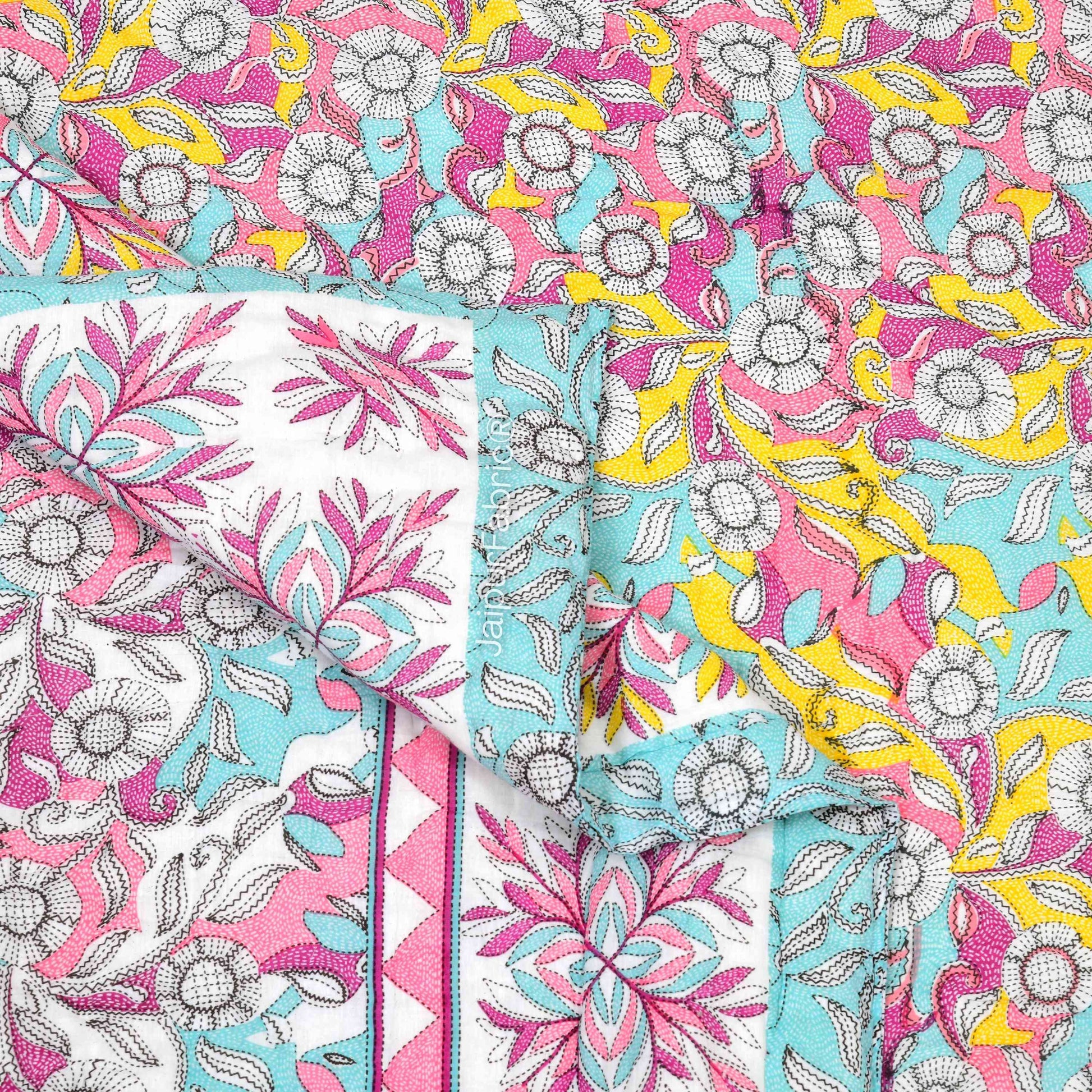Tropical Dreamscape Colorful Lush Floral Patterns Reversible Quilt Double Bed Rajai