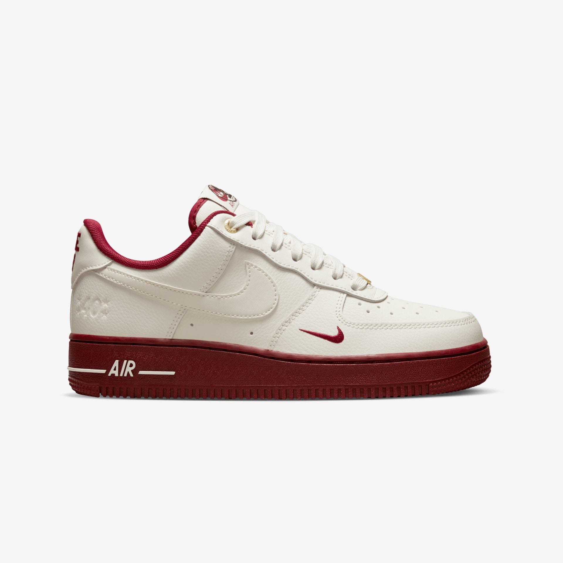 Nike | AIR FORCE 1 '07 SE { ETALLIC GOLD/WHITE-BLACK