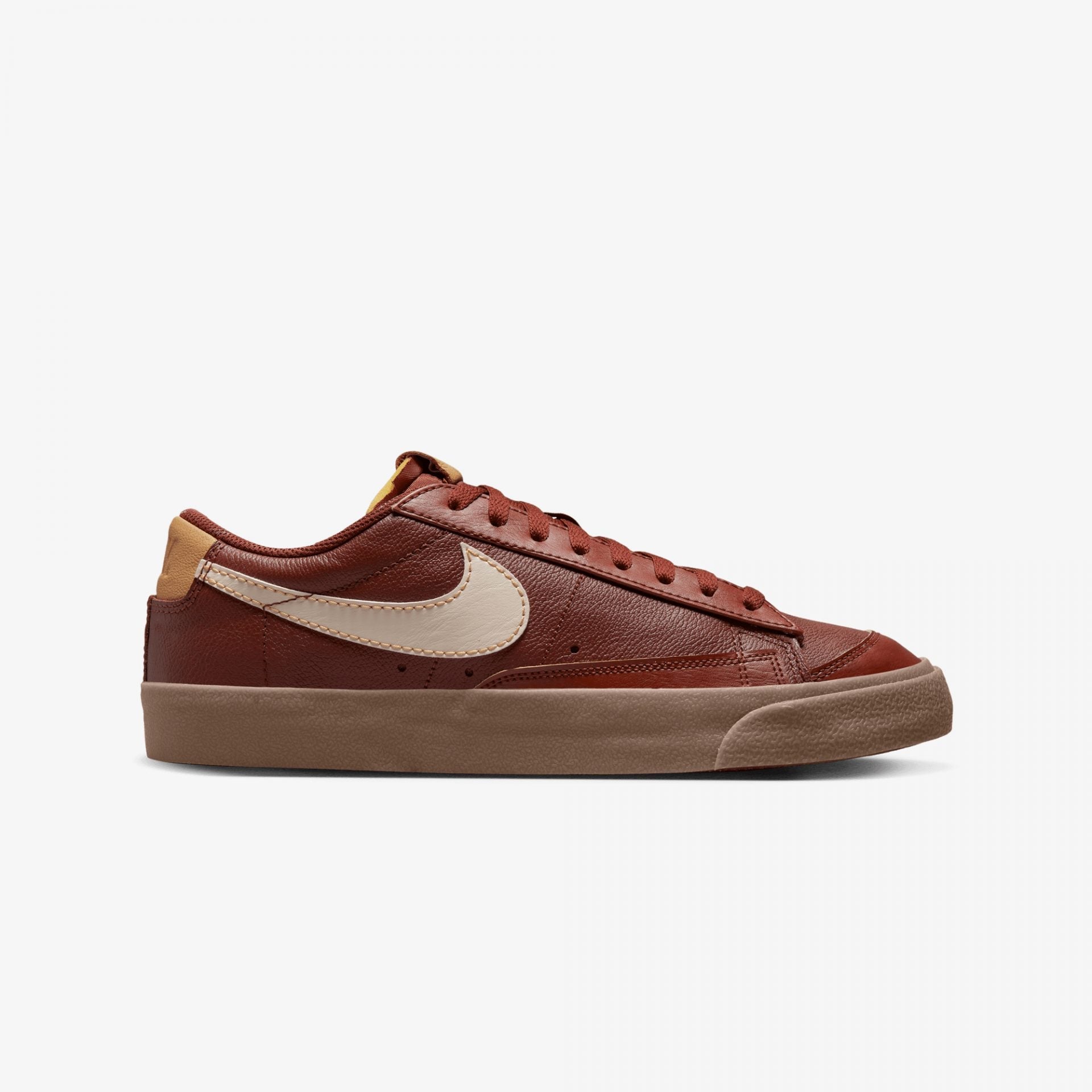 Nike | BLAZERLOW '77 EMB { OXEN BROWN/ELEMENTAL GOLD