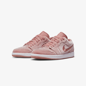 Jordan | AIR JORDAN 1 LOW SE  { RUST PINK/RUST PINK-WHITE