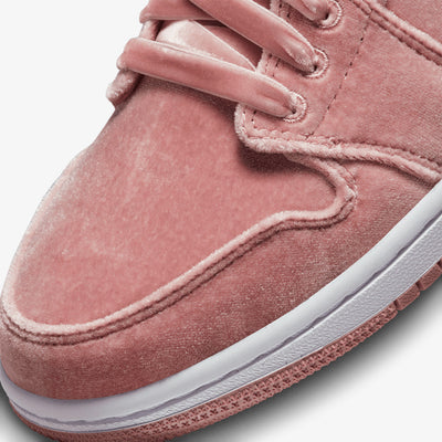 Jordan | AIR JORDAN 1 LOW SE  { RUST PINK/RUST PINK-WHITE