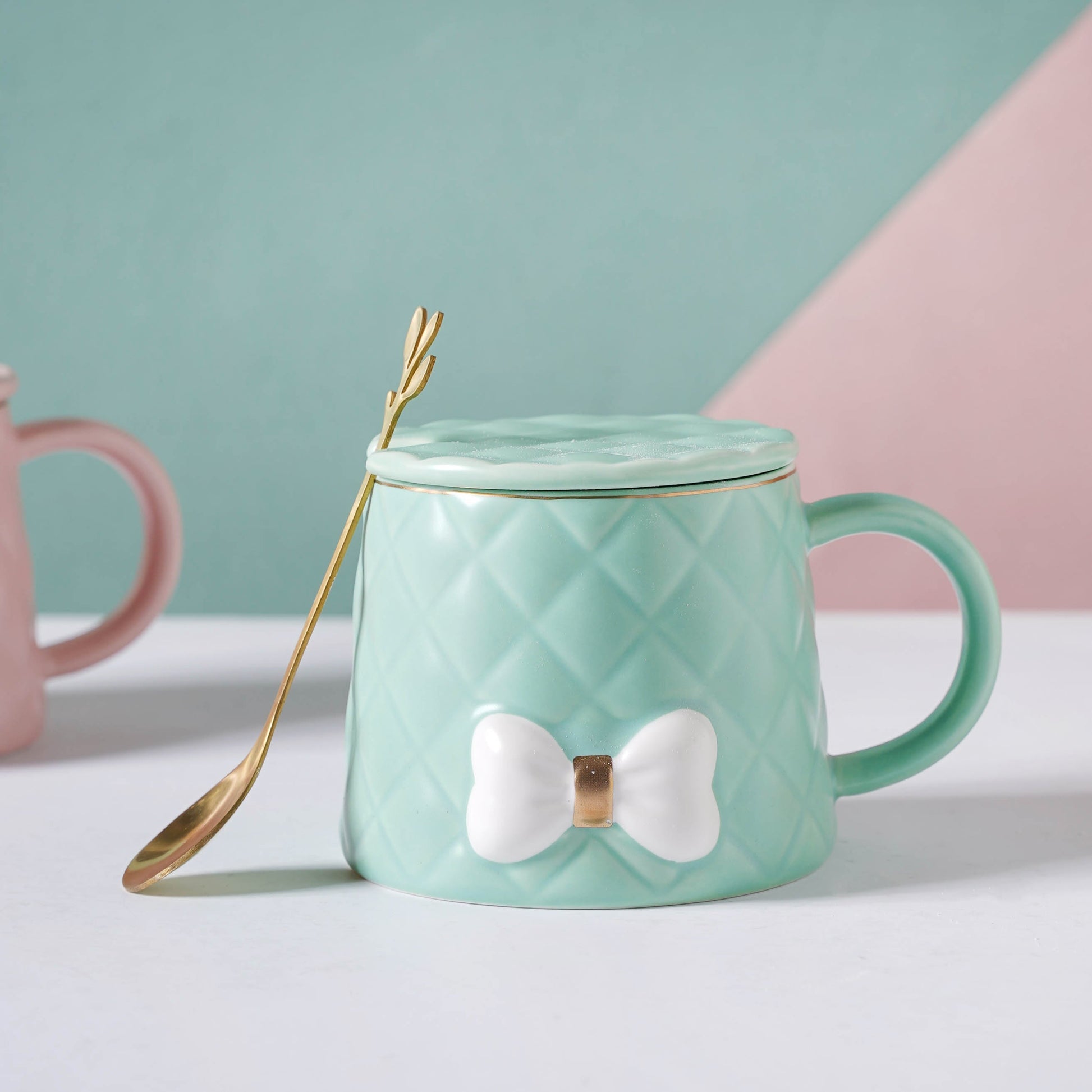 Textured Bow Cup