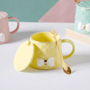 Textured Bow Cup