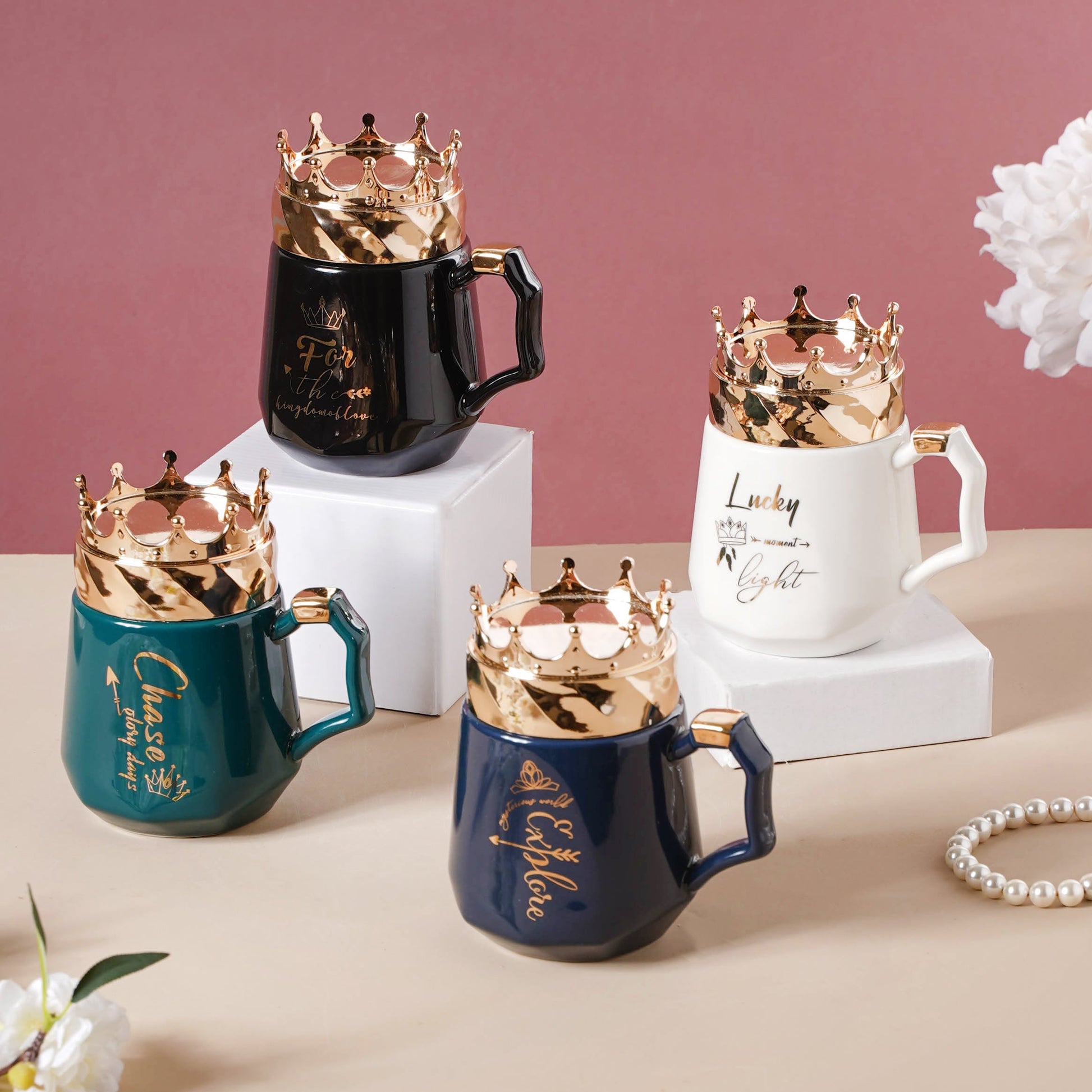 Mug With A Crown Lid