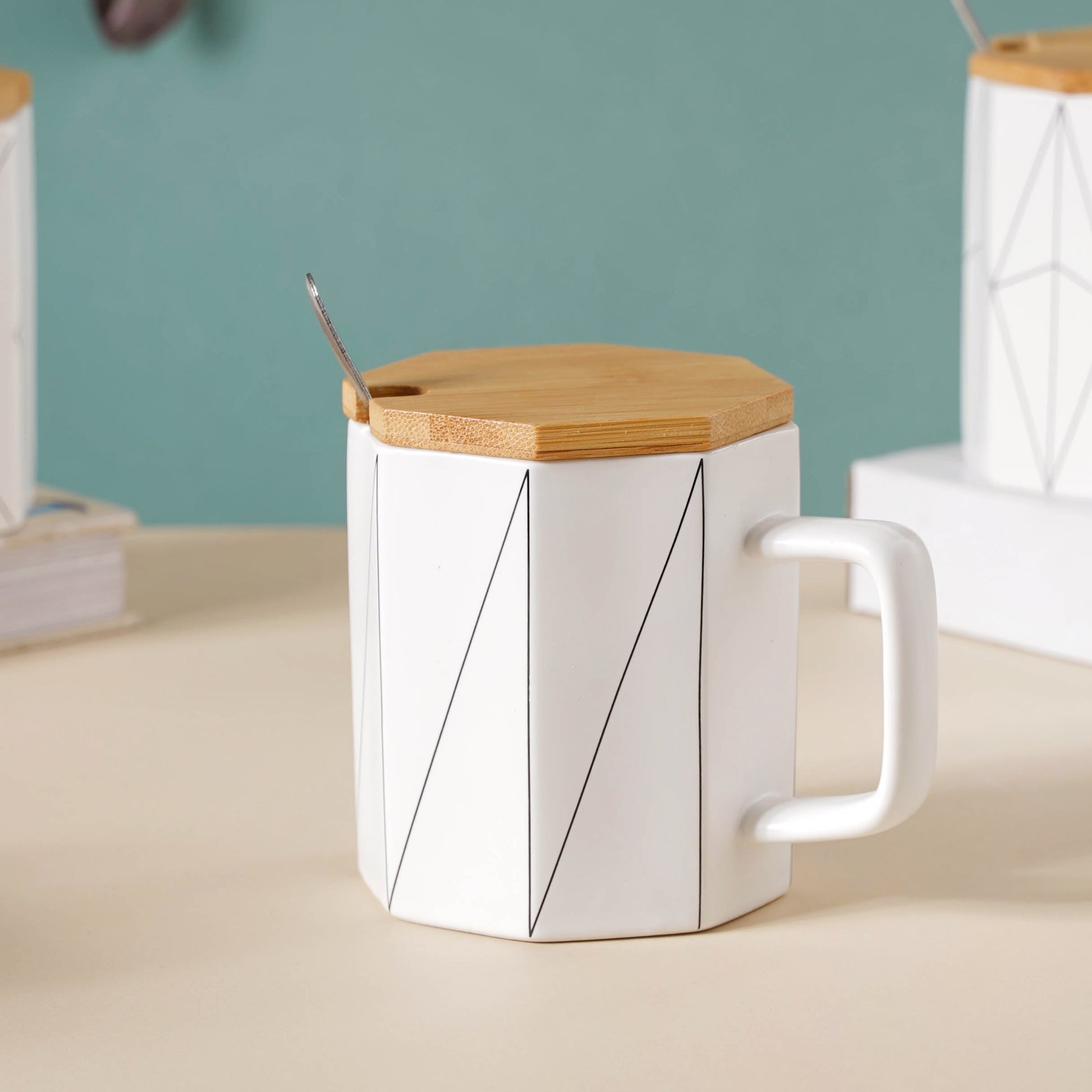 Textured Mug With Wooden Lid