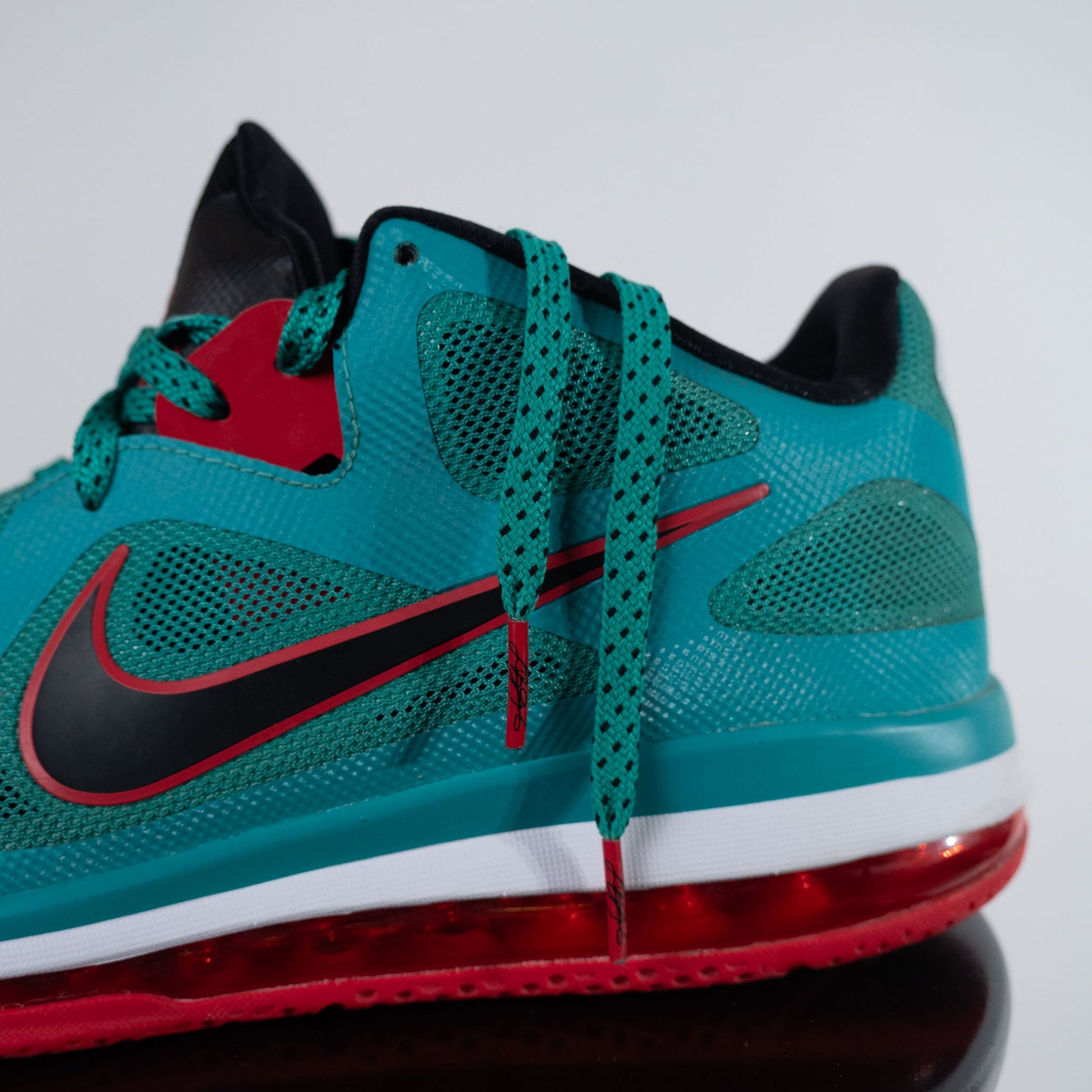 Nike Lebron 9 Low Liverpool