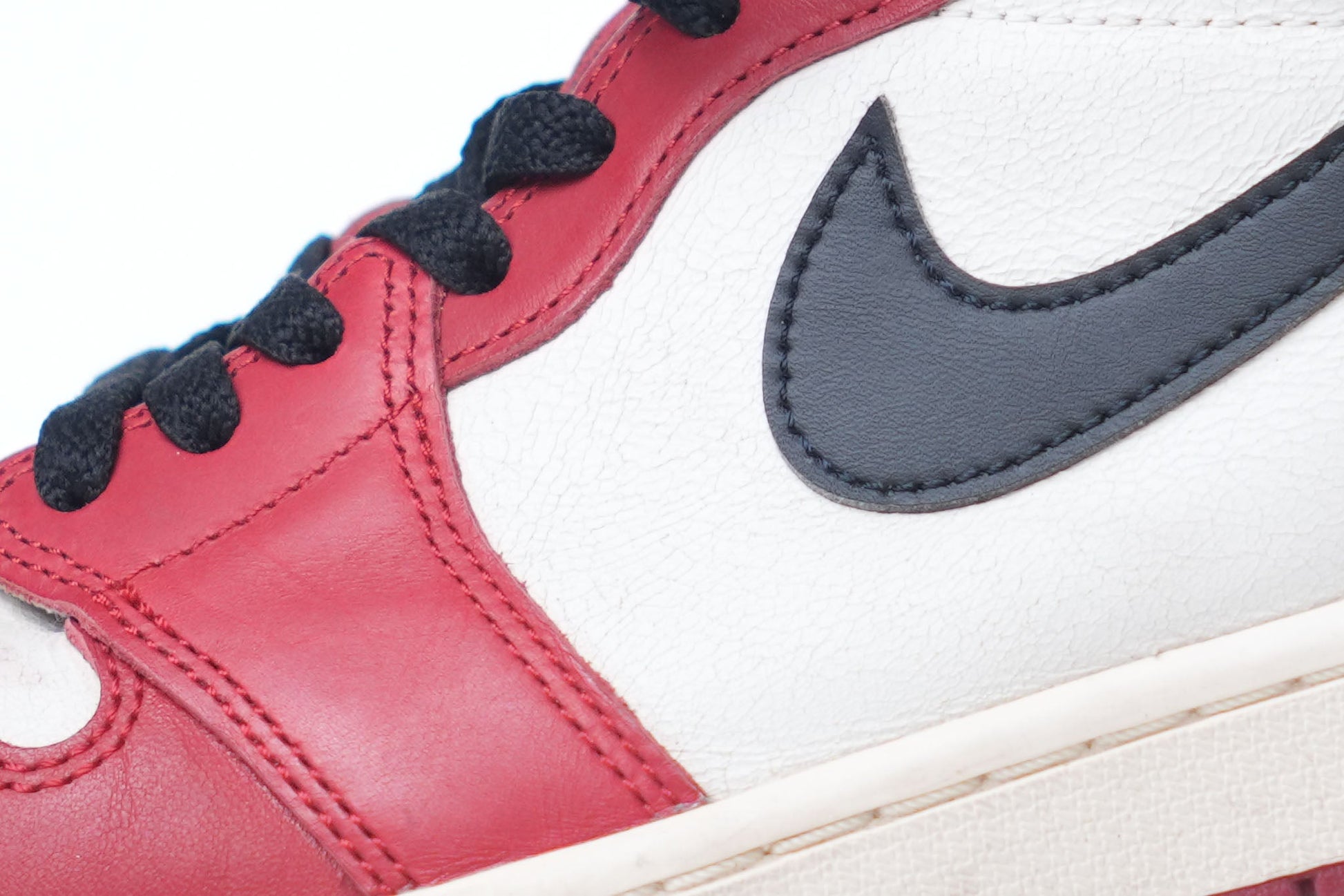 Nike Air Jordan Retro 1 High OG Chicago Lost Found