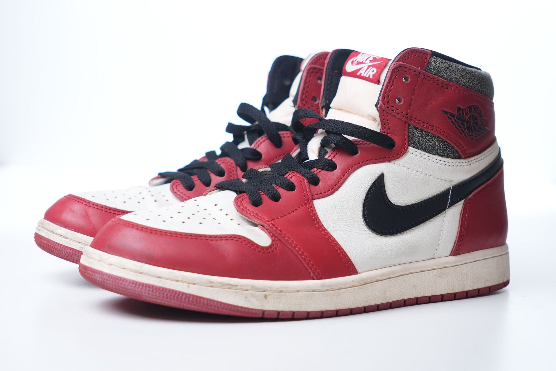 Nike Air Jordan Retro 1 High OG Chicago Lost Found