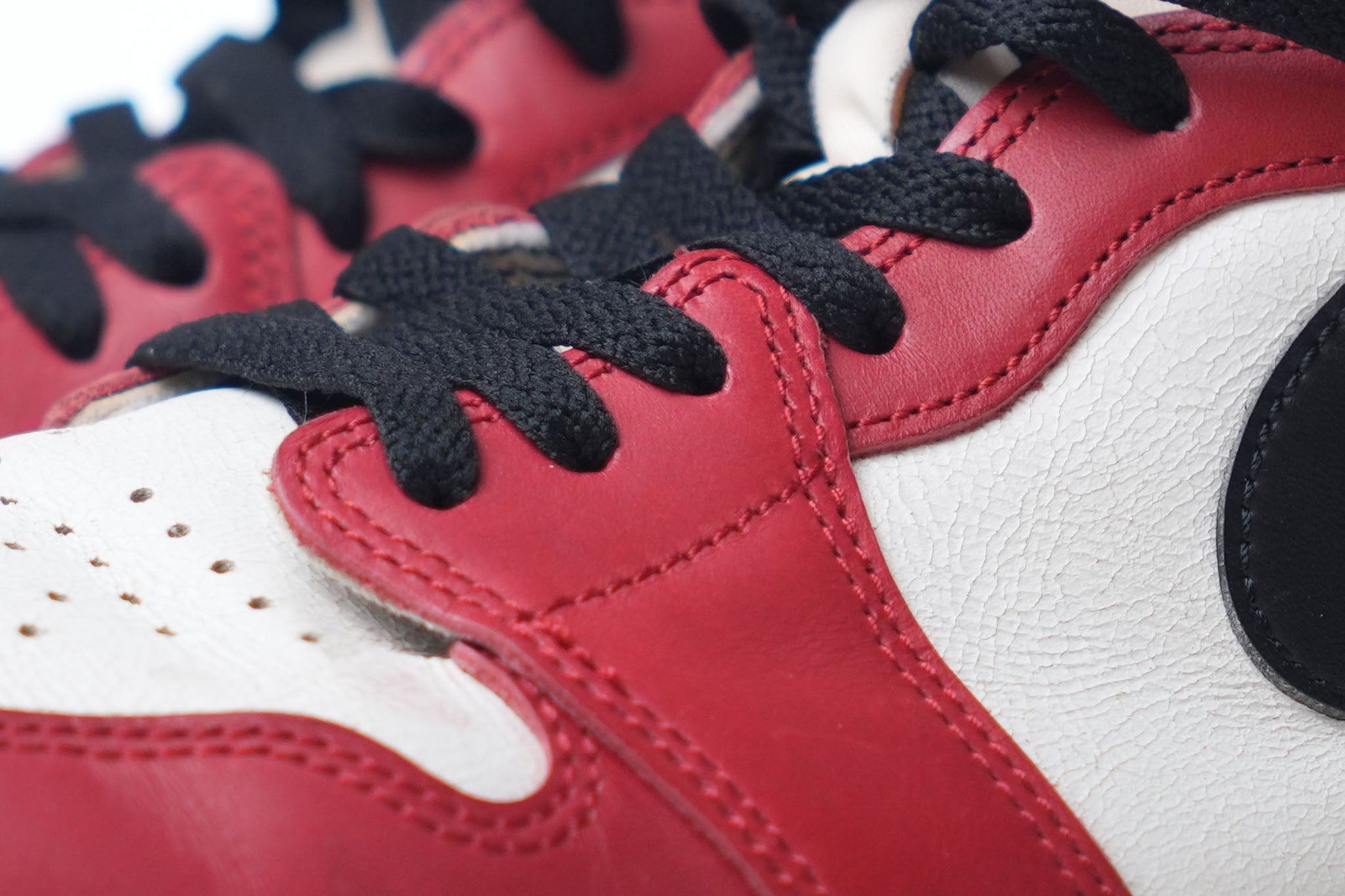 Nike Air Jordan Retro 1 High OG Chicago Lost Found