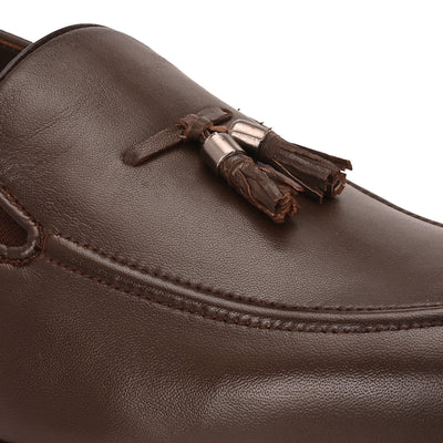 Rover Tassel Loafers by Aspeerio