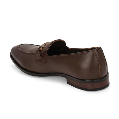 Rover Buckled Loafers by Aspeerio