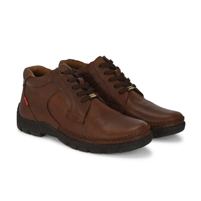 Mudtrail Lace-Up Low Ankle Boots by Aspeerio